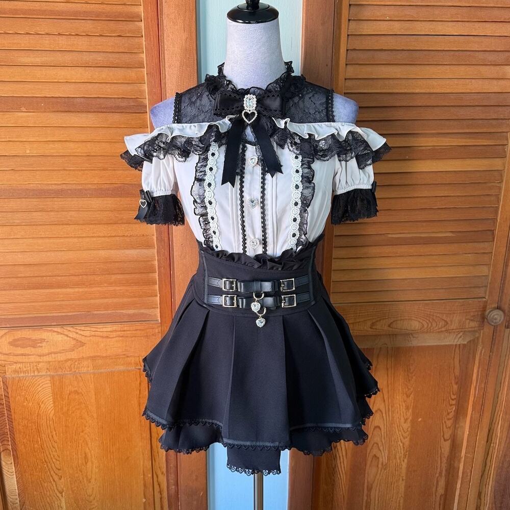 J-Fashion Jirai Kei Gyaru Harajuku Heart & Buckle Top & Skirt Set Up Outfit S